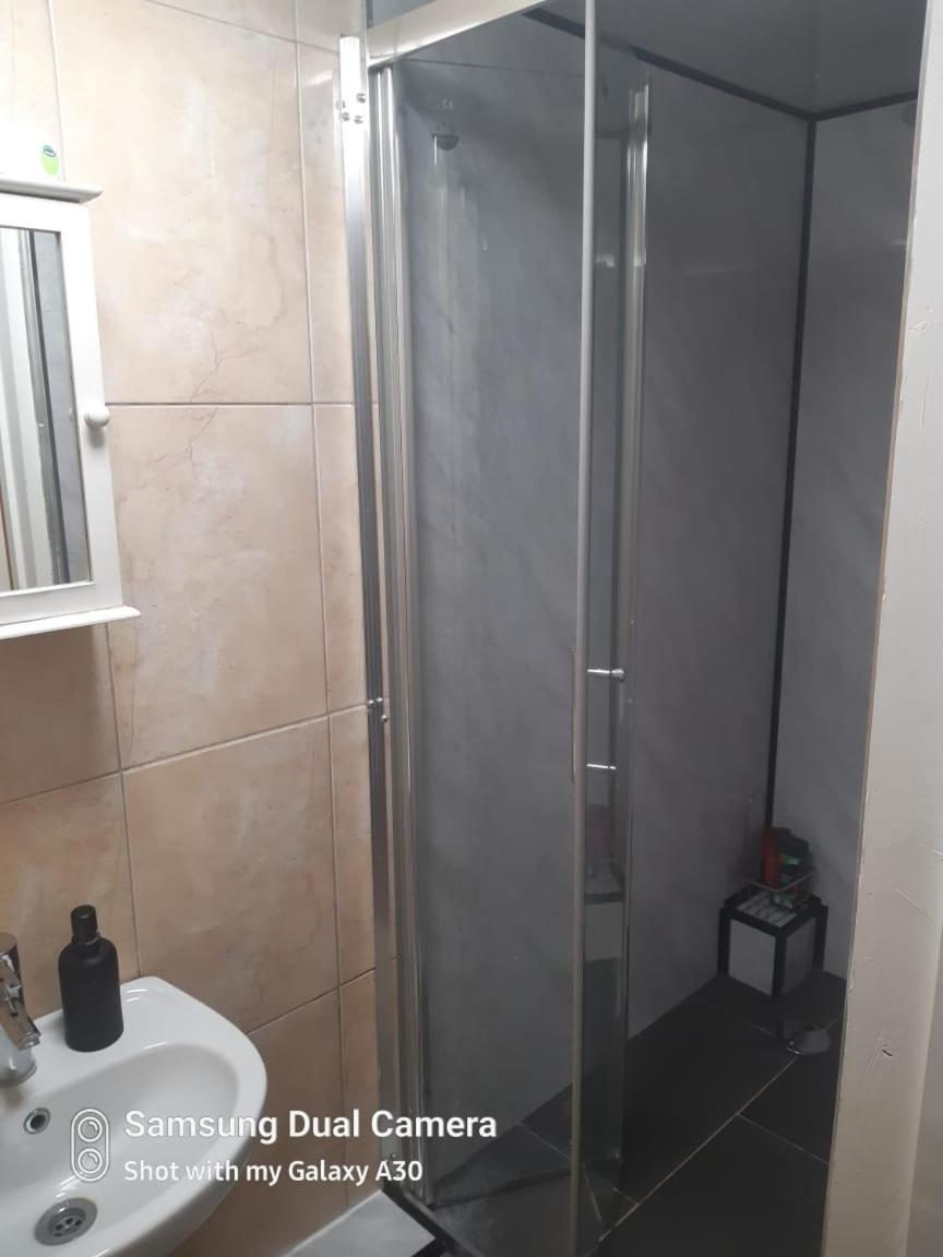 145 Burnley Road Apartment Лондон Екстериор снимка